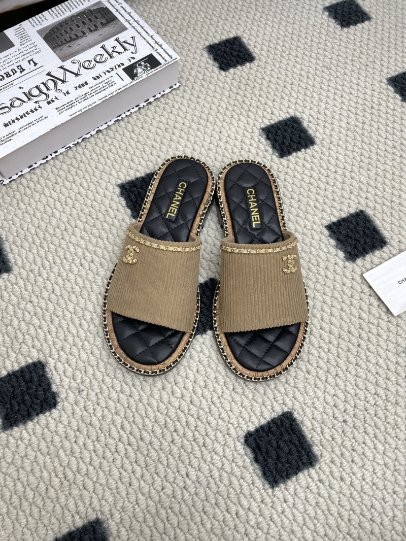 Ch**el slippers
